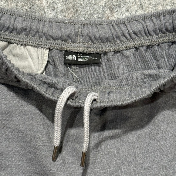 The North Face Mens Grey Sweat Shorts Cotton Blend Elastic Waist Small Pockets - Picture 2 of 9